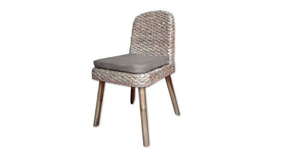 Chaise arrondie en vannerie naturelle