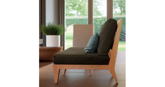 Fauteuil en bois naturel avec assise et dossiers naturels en lin café dans une ambiance zen. Accoudoir et appui-tête en accessoi
